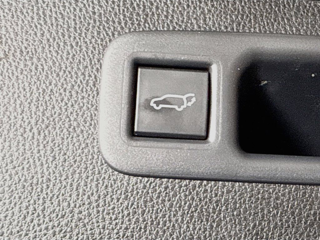 Certified 2020 Toyota Highlander Platinum AWD/4WD image 32
