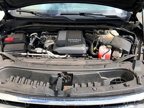 Used 2023 GMC Yukon XL SLT w/ SLT Luxury Package image 10