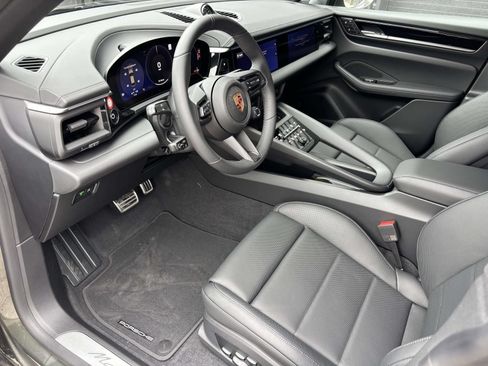 New 2026 Porsche Macan 4S Electric AWD/4WD image 17