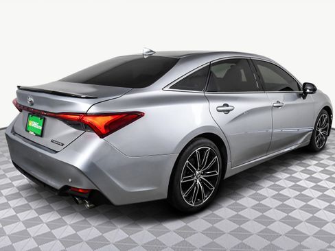 Used 2022 Toyota Avalon Touring w/ Advanced Safety Package image 8