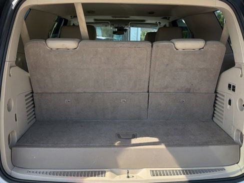 Used 2018 Cadillac Escalade Luxury RWD image 11