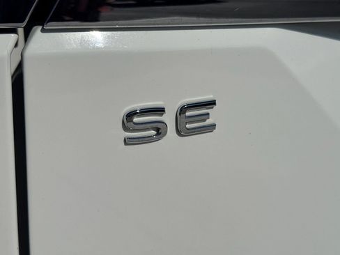 Used 2025 Volkswagen Atlas SE FWD image 15