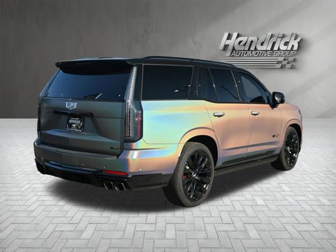 Used 2026 Cadillac Escalade V w/ LPO, ONYX Package AWD/4WD image 9