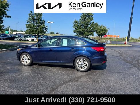 Used 2017 Ford Focus Titanium FWD image 8