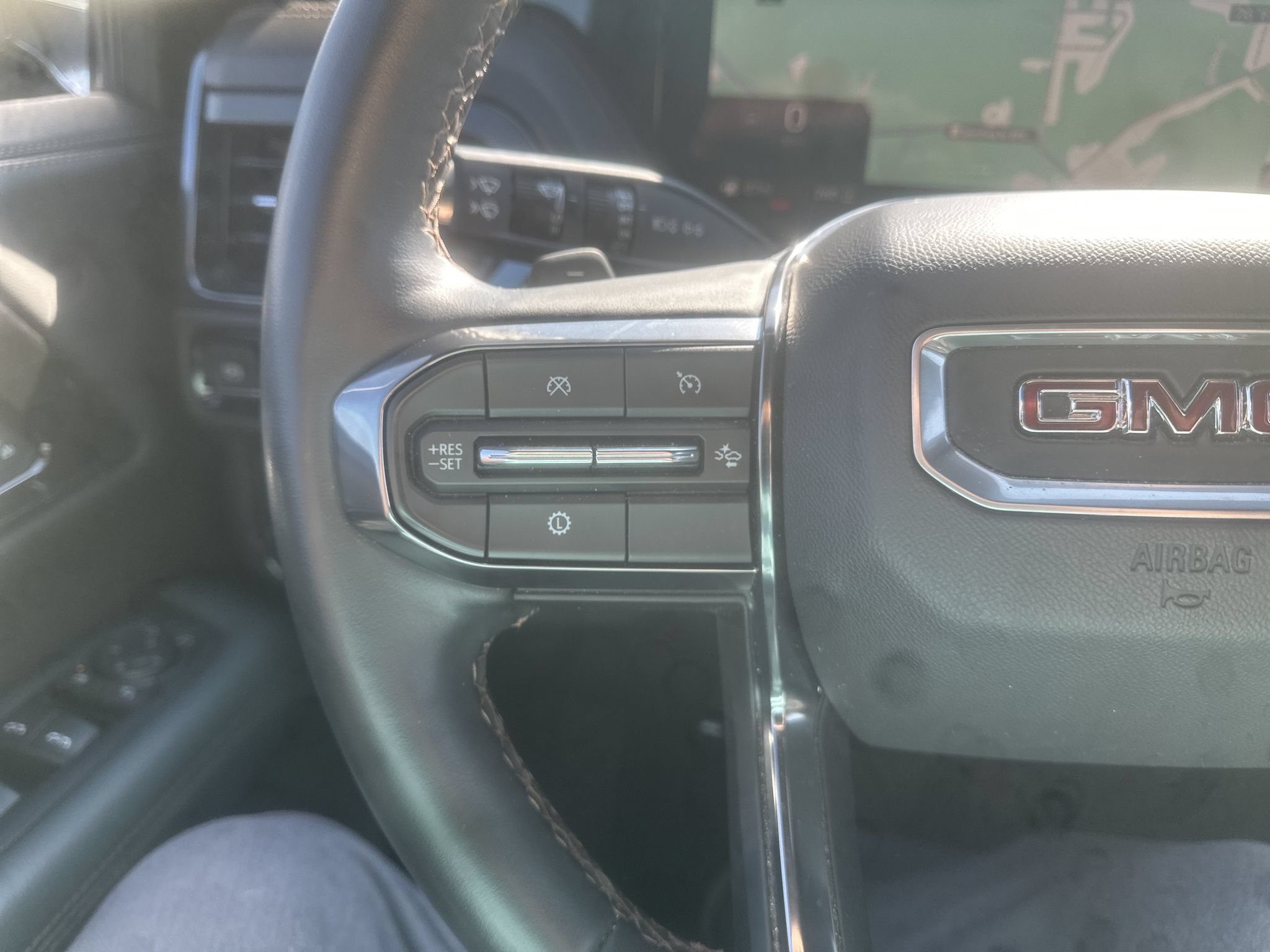 Used 2025 GMC Yukon AT4 w/ AT4 Premium Plus Package AWD/4WD image 20
