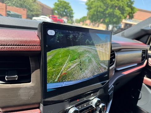 Used 2022 Ford Expedition Limited AWD/4WD image 22