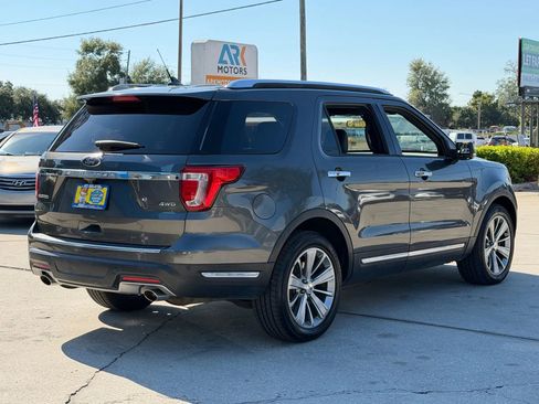 Used 2018 Ford Explorer Limited image 3