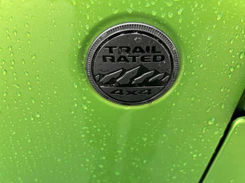 Used 2025 Jeep Gladiator Sport image 7