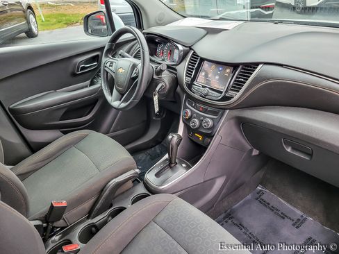 Used 2020 Chevrolet Trax LS w/ Tint and Cruise Package image 31
