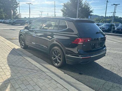 Certified 2023 Volkswagen Tiguan SE FWD image 10