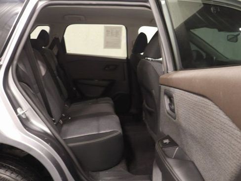 Used 2021 Nissan Rogue S image 17