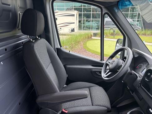 Used 2023 Mercedes-Benz Sprinter 144 Cargo image 32