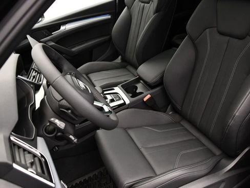 Certified 2025 Audi Q5 2.0T Premium Plus image 39