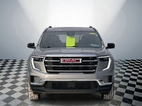 Used 2025 GMC Acadia Elevation image 2