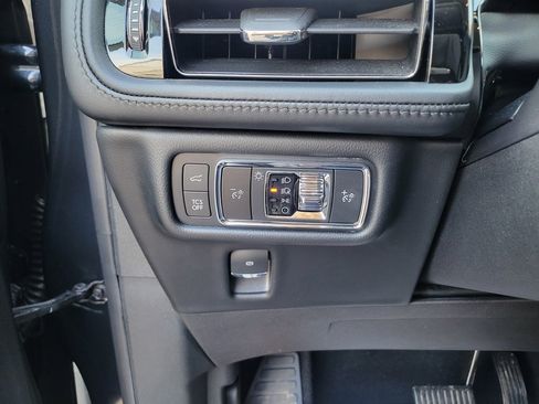 Certified 2022 Lincoln Nautilus AWD w/ Premium Package image 16