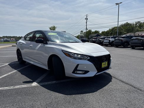 Used 2023 Nissan Sentra SR w/ Electronics Package FWD image 19