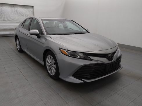 Used 2019 Toyota Camry LE FWD image 13