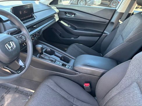 Used 2023 Honda Accord EX image 21