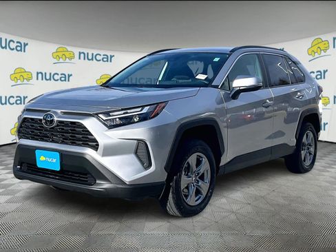 Used 2025 Toyota RAV4 XLE image 3