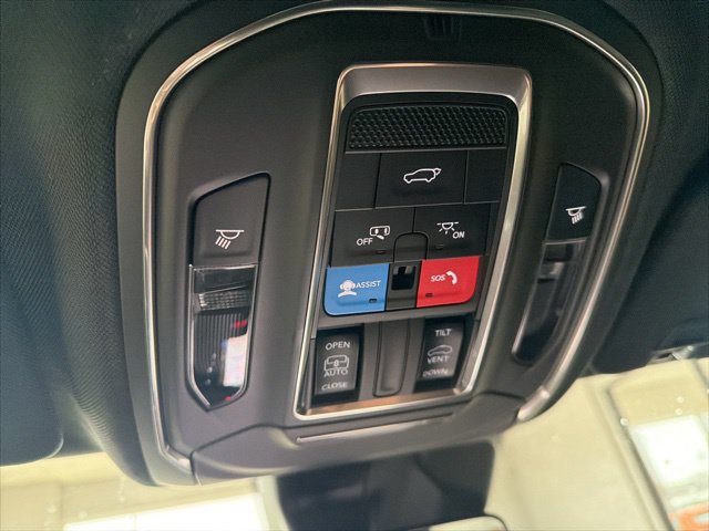 New 2026 Jeep Grand Cherokee Altitude AWD/4WD image 22