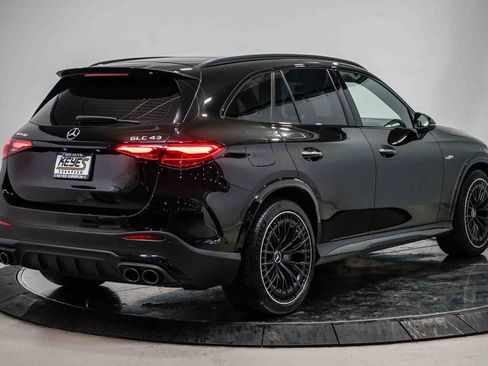 Used 2025 Mercedes-Benz GLC 43 AMG 4MATIC image 4