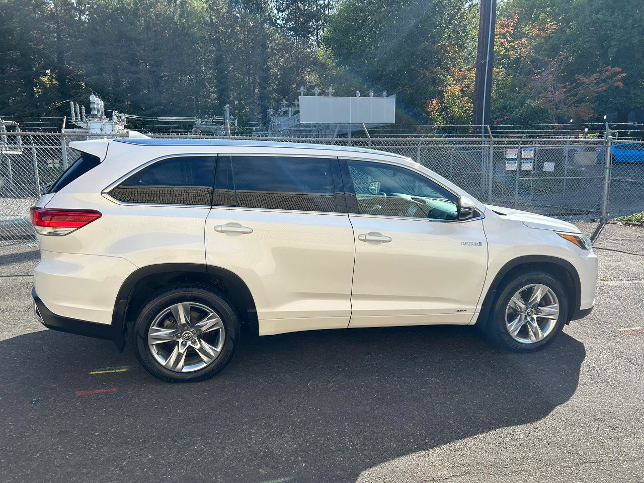 Used 2018 Toyota Highlander Limited AWD/4WD image 4