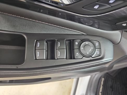Certified 2023 Chevrolet Traverse High Country AWD/4WD image 35