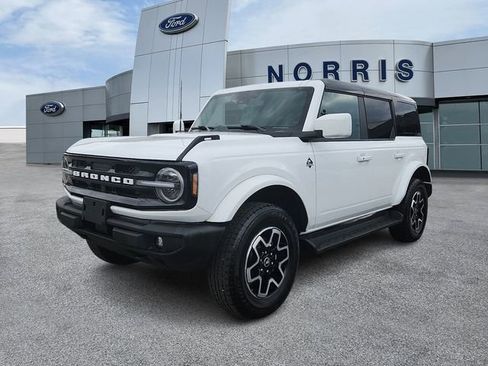 Certified 2025 Ford Bronco Outer Banks AWD/4WD image 2
