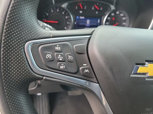 Used 2022 Chevrolet Equinox LT FWD image 24