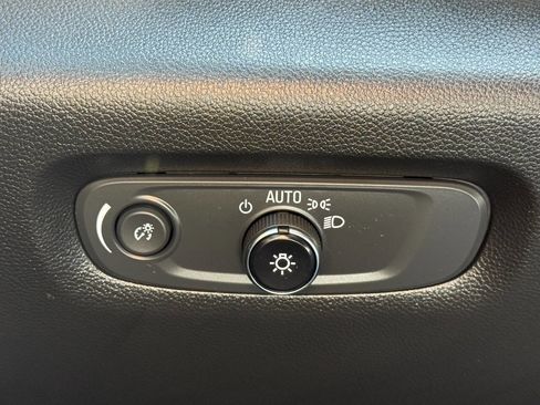 Used 2022 Chevrolet Traverse Premier w/ Redline Edition image 29