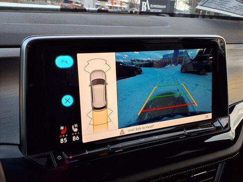 Used 2025 Volkswagen Atlas Cross Sport SE image 17