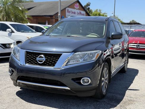 Used 2015 Nissan Pathfinder SL w/ SL Tech Package FWD image 3