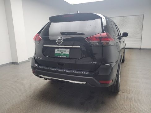 Used 2018 Nissan Rogue S AWD/4WD image 7