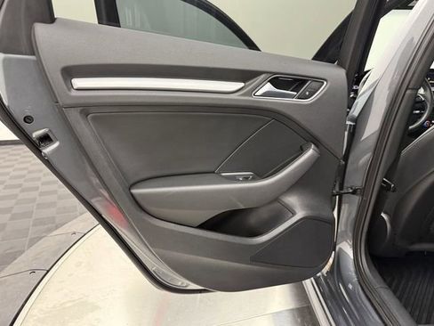 Used 2017 Audi A3 e-tron Premium image 23