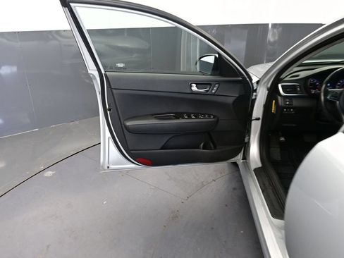 Used 2017 Kia Optima EX w/ Premium Package FWD image 21
