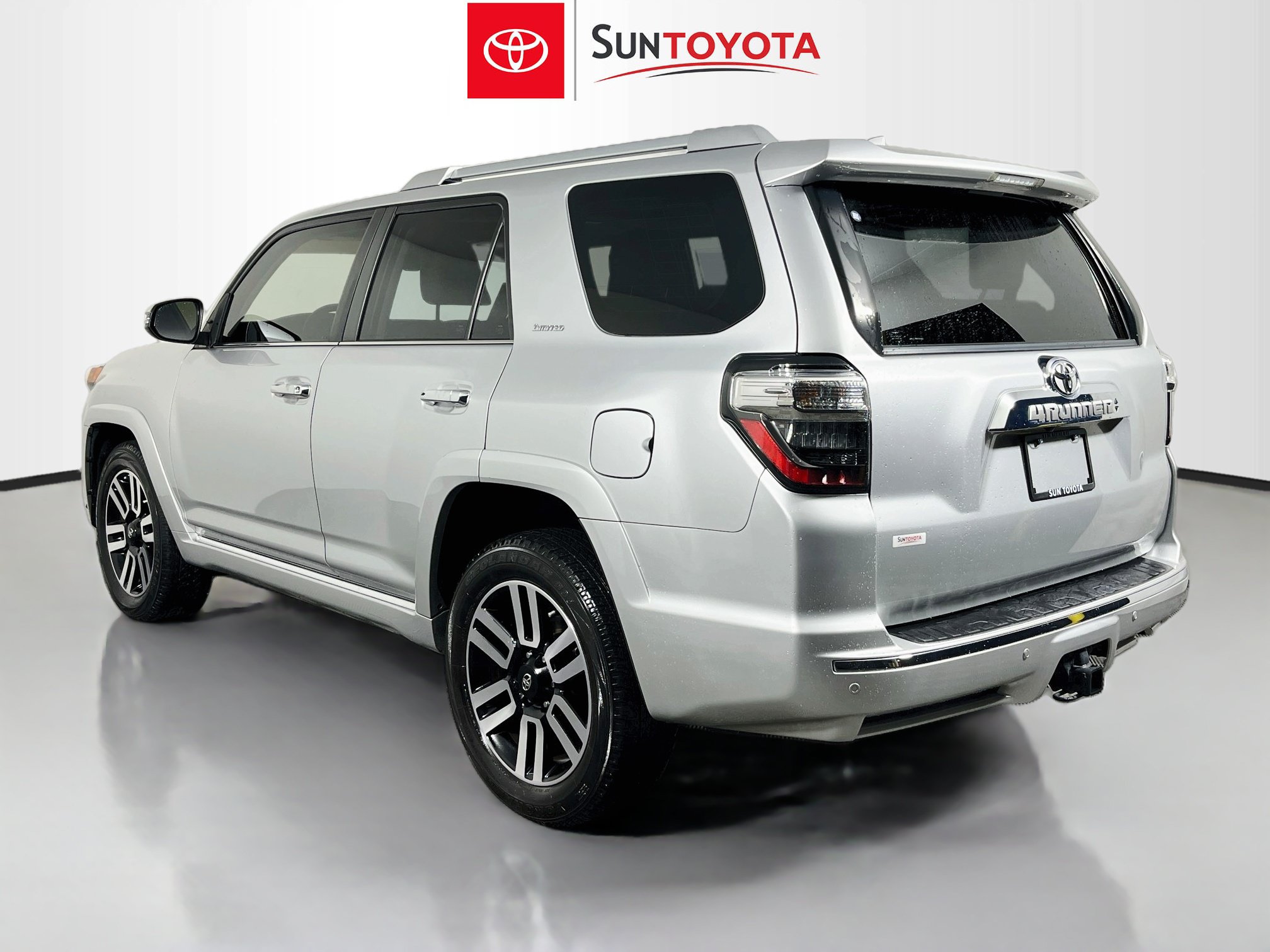 Used 2023 Toyota 4Runner Limited RWD image 6