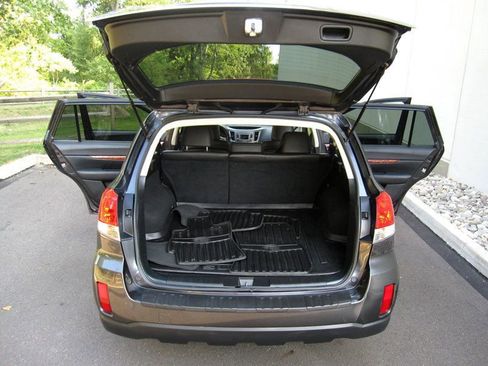 Used 2012 Subaru Outback 2.5i Limited image 25