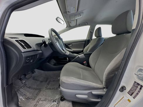 Used 2015 Toyota Prius Two FWD image 13