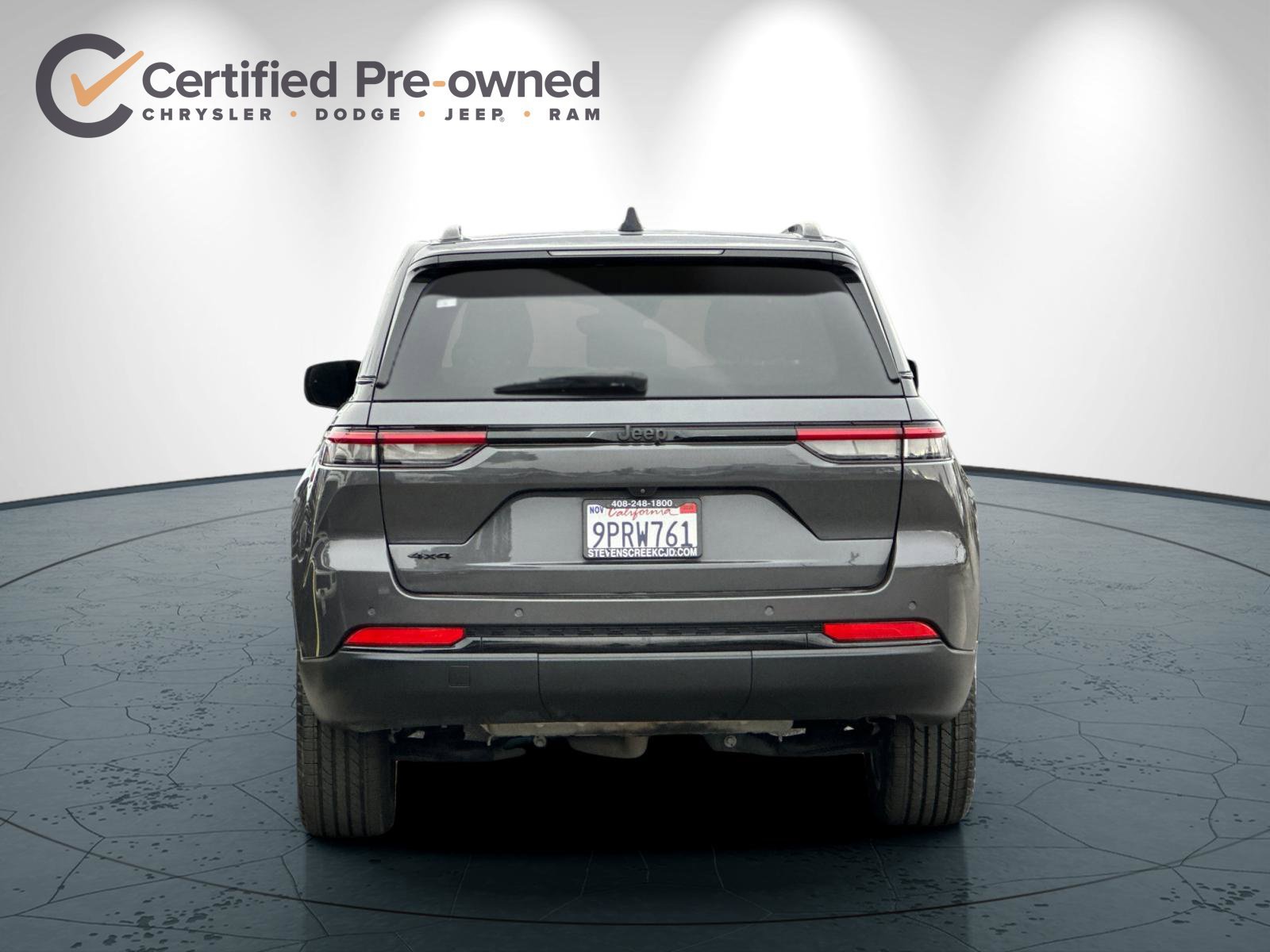 Used 2023 Jeep Grand Cherokee Altitude AWD/4WD image 5