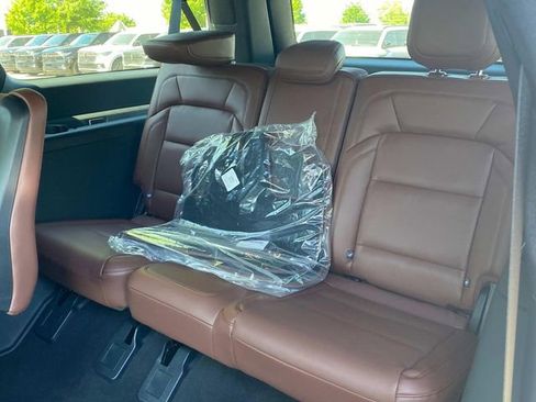 New 2026 Lincoln Navigator L Reserve AWD/4WD image 8