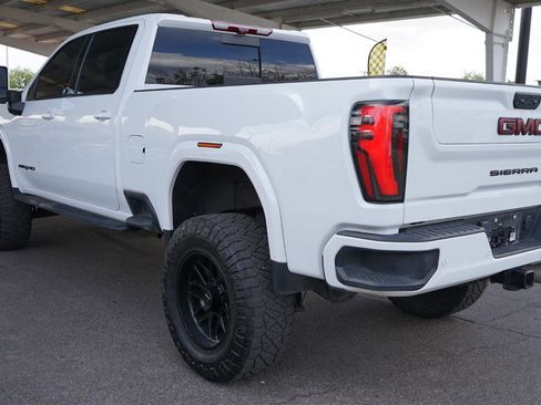 Used 2024 GMC Sierra 2500 AT4 w/ Technology Package AWD/4WD image 2