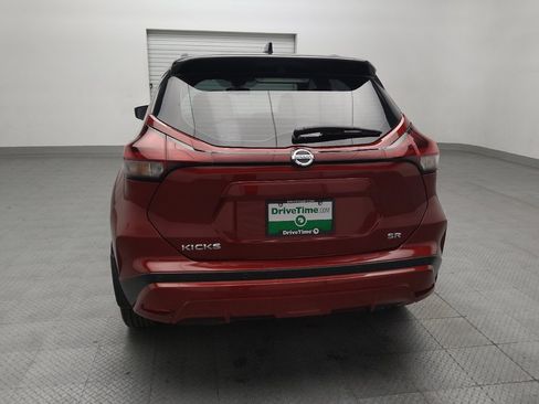 Used 2021 Nissan Kicks SR w/ SR Premium Package FWD image 6