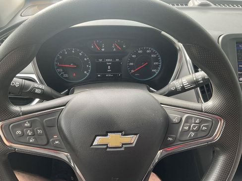 Used 2020 Chevrolet Equinox LS w/ LS Convenience Package AWD/4WD image 11