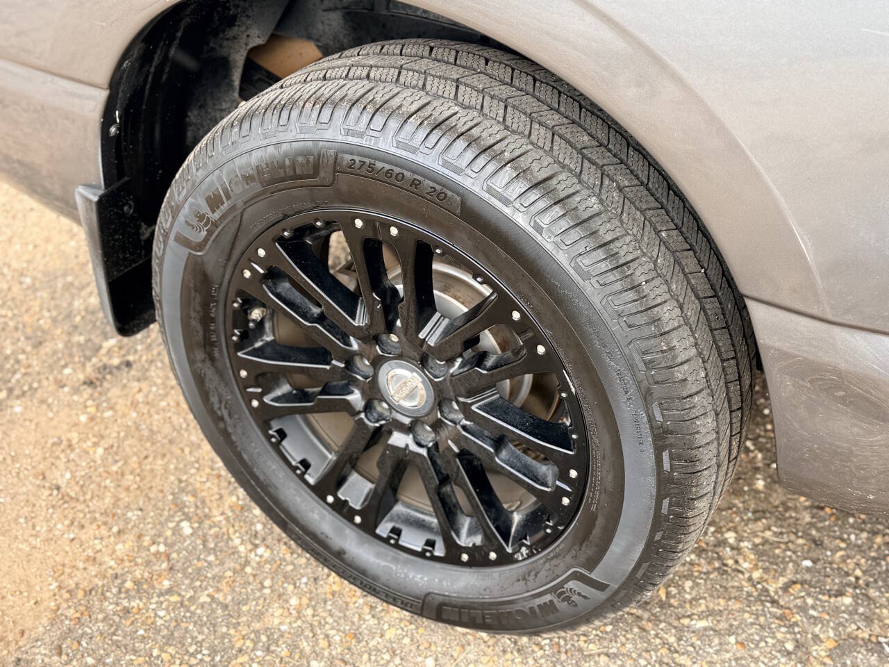 Used 2018 Nissan Titan SL w/ Midnight Edition RWD image 10