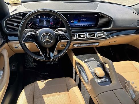 Used 2024 Mercedes-Benz GLS 580 4MATIC image 8