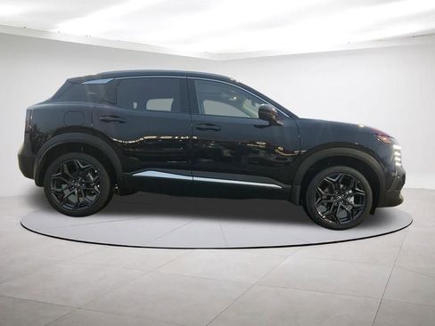 New 2026 Nissan Kicks SR w/ SR Premium Package AWD/4WD image 6