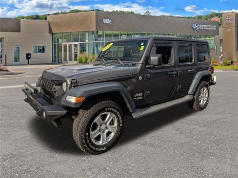 Used 2018 Jeep Wrangler Unlimited Sport S image 7