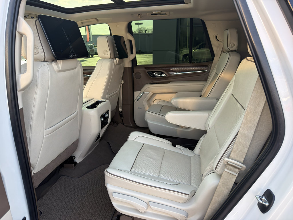 Used 2021 GMC Yukon Denali w/ Denali Premium Package AWD/4WD image 11