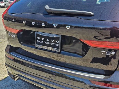 Certified 2025 Volvo XC60 T8 Plus w/ Protection Package Premier AWD/4WD image 15