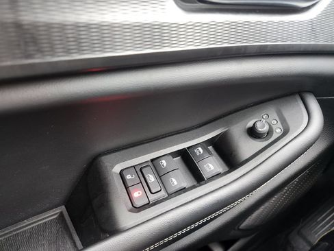 Used 2024 Jeep Grand Cherokee Laredo AWD/4WD image 14